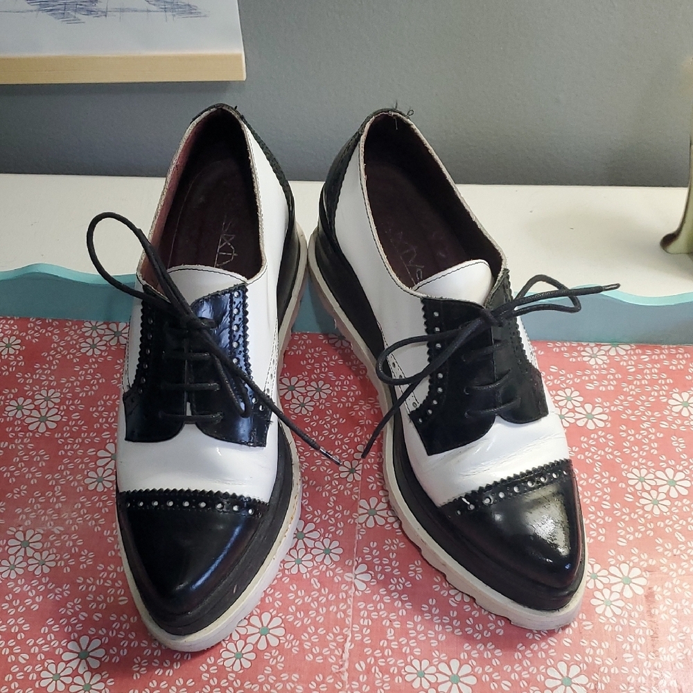 Black and White Platforms with Wingtip Design